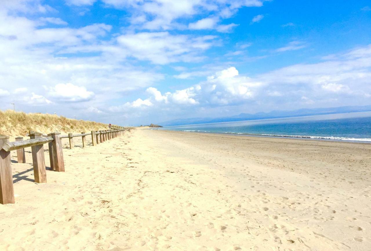 Stunning Beach Front House - Sleeps 6 Pwllheli Dış mekan fotoğraf